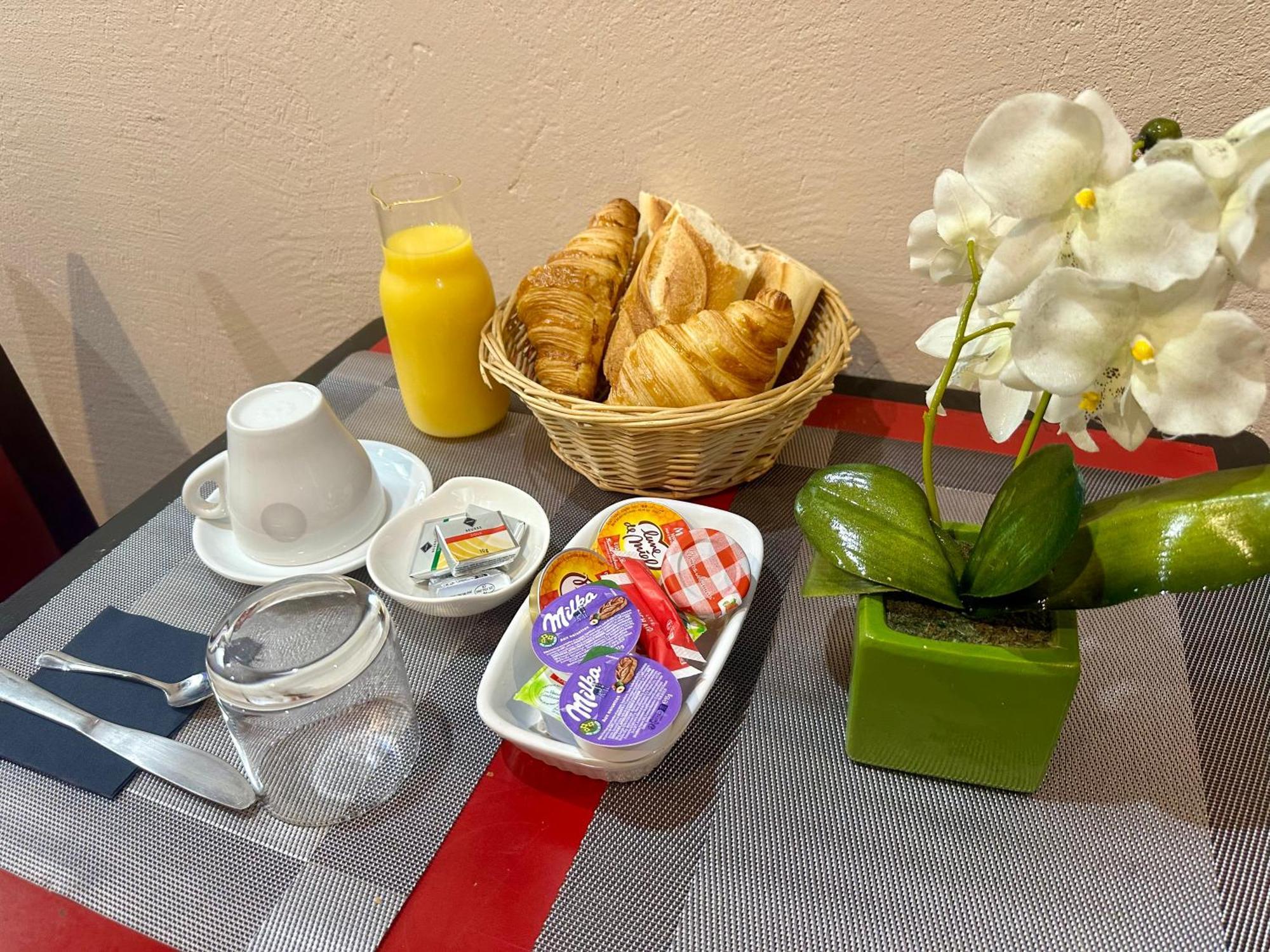 Hotel Victor Hugo Clamart Kültér fotó