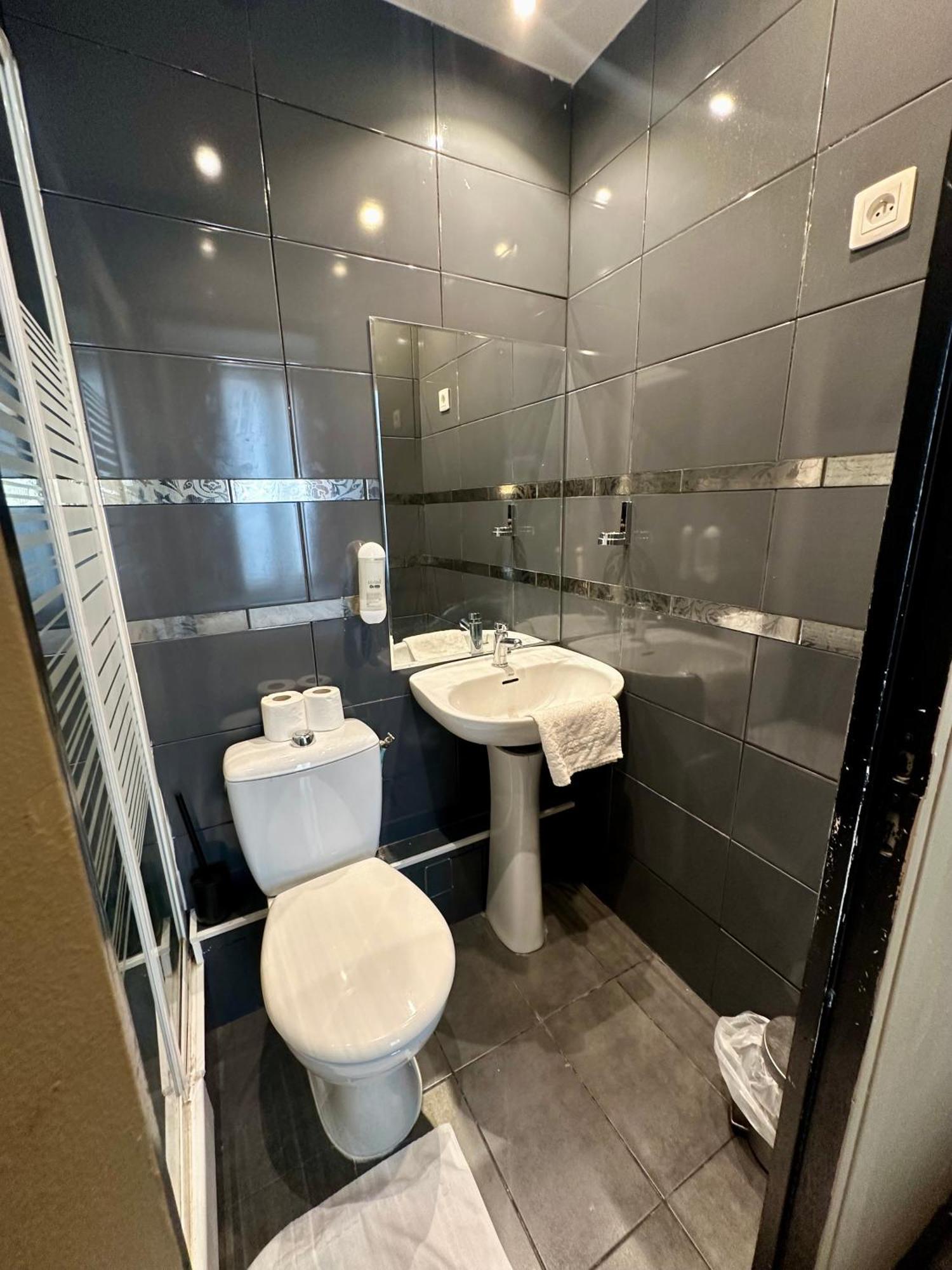 Hotel Victor Hugo Clamart Kültér fotó