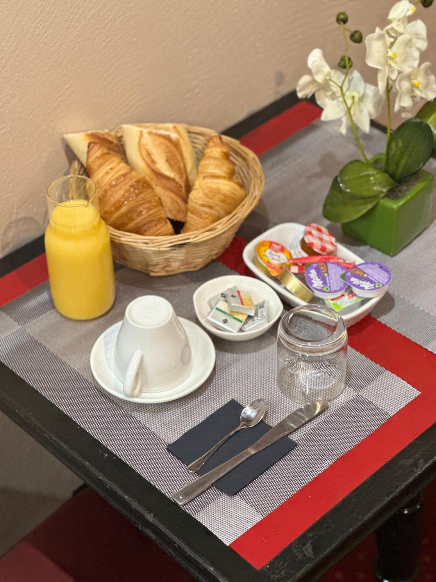 Hotel Victor Hugo Clamart Kültér fotó