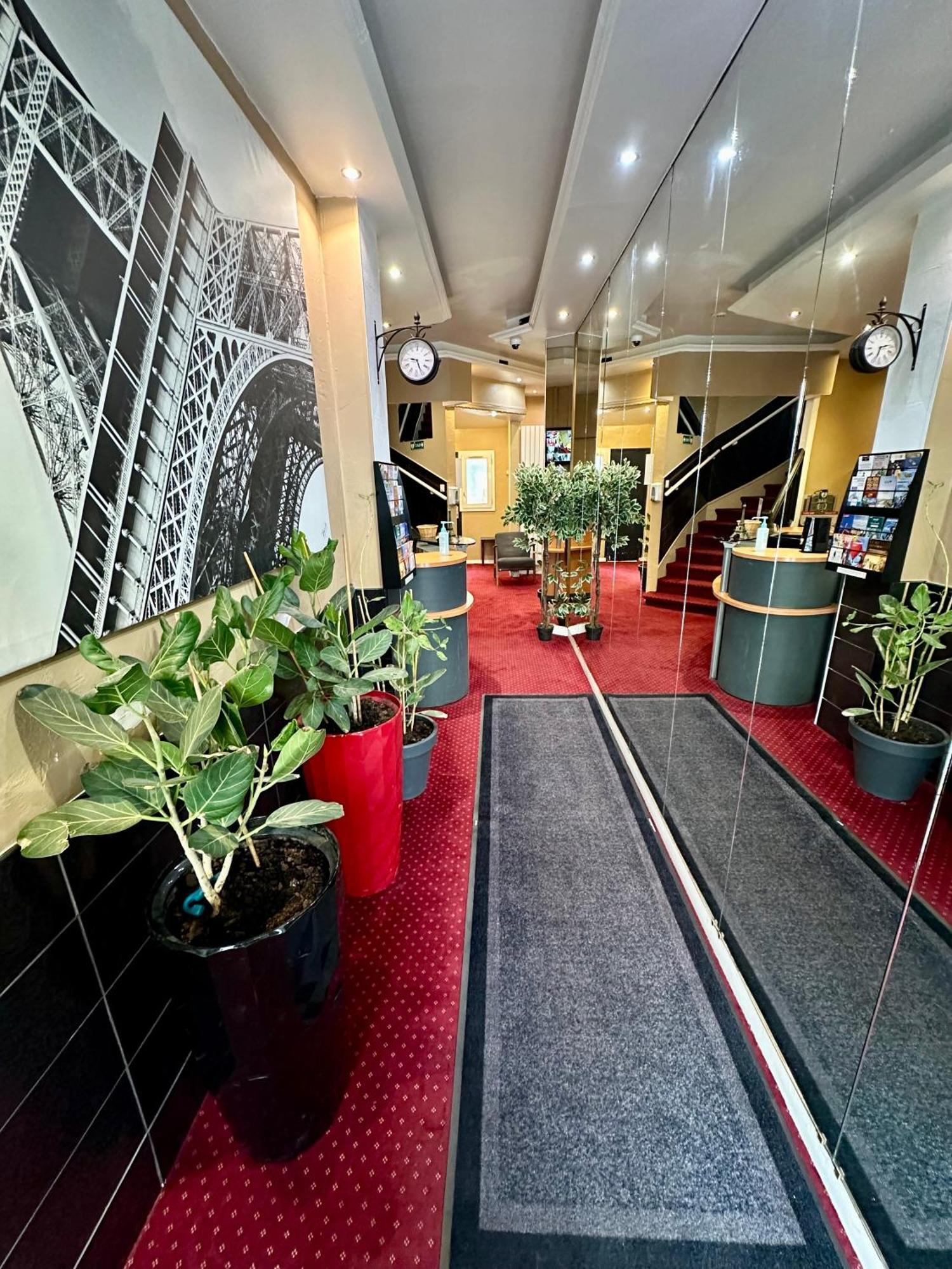 Hotel Victor Hugo Clamart Kültér fotó
