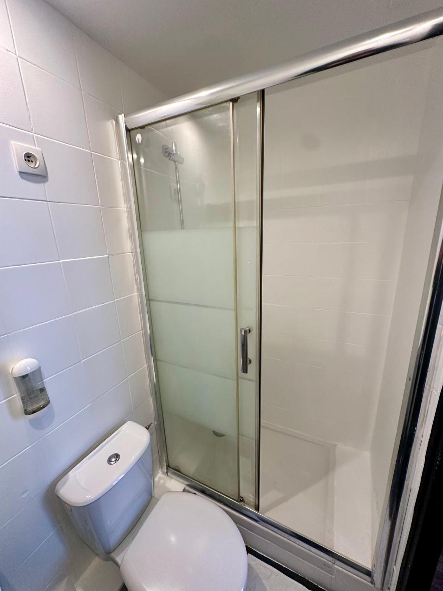 Hotel Victor Hugo Clamart Kültér fotó